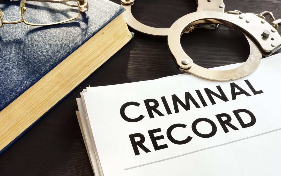 Criminal Record là gì và cấu trúc cụm từ Criminal Record trong câu Tiếng Anh