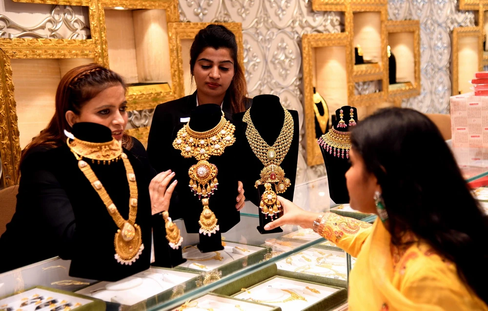 Gold Prices Soar: How Rising Prices Are Impacting Global Jewellery Markets