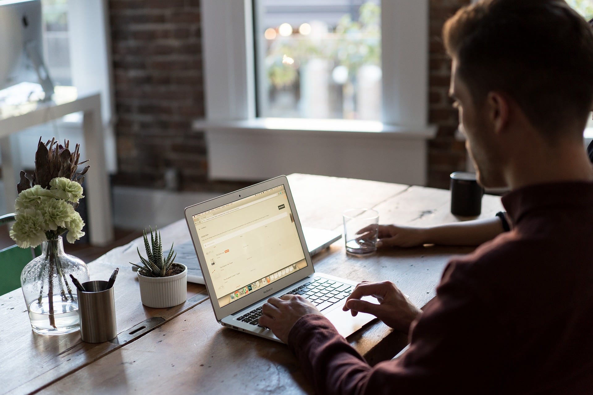 What Investors Look for in Startups & Founders | by Product Hunt | Product  Hunt