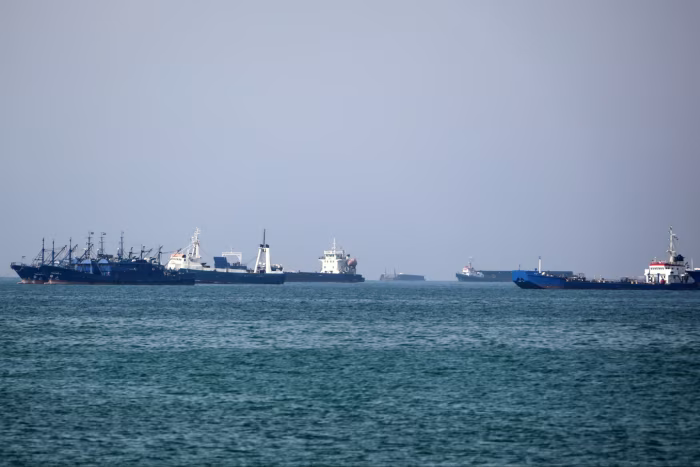 Tàu thuyền trên eo biển Hormuz