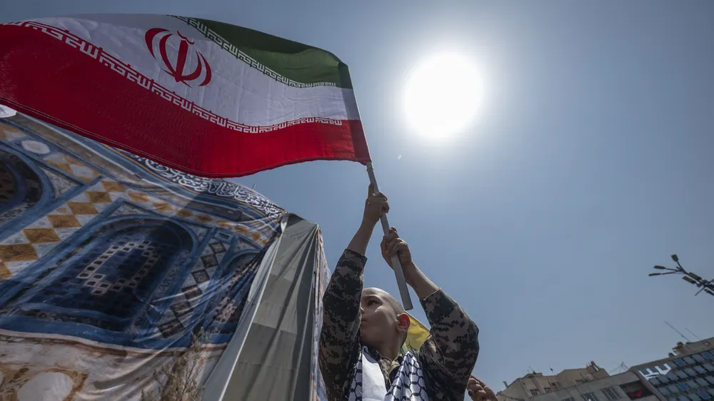 Dân Iran, Israel lo lắng tột độ trước diễn biến chiến tranh | Báo Pháp Luật  TP. Hồ Chí Minh